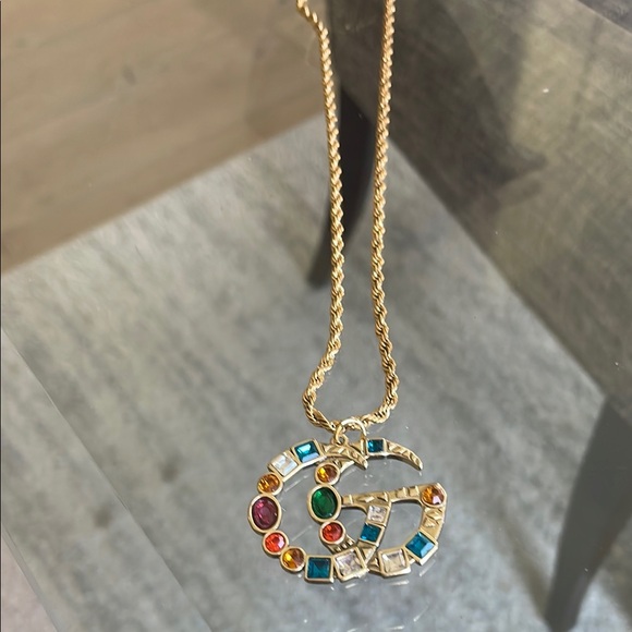 - Authentic Gucci Multicolor Pendant with chain - Picture 2 of 4